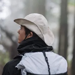 Klobouk NATUREHIKE s širokou krempou a ochranou proti slunci